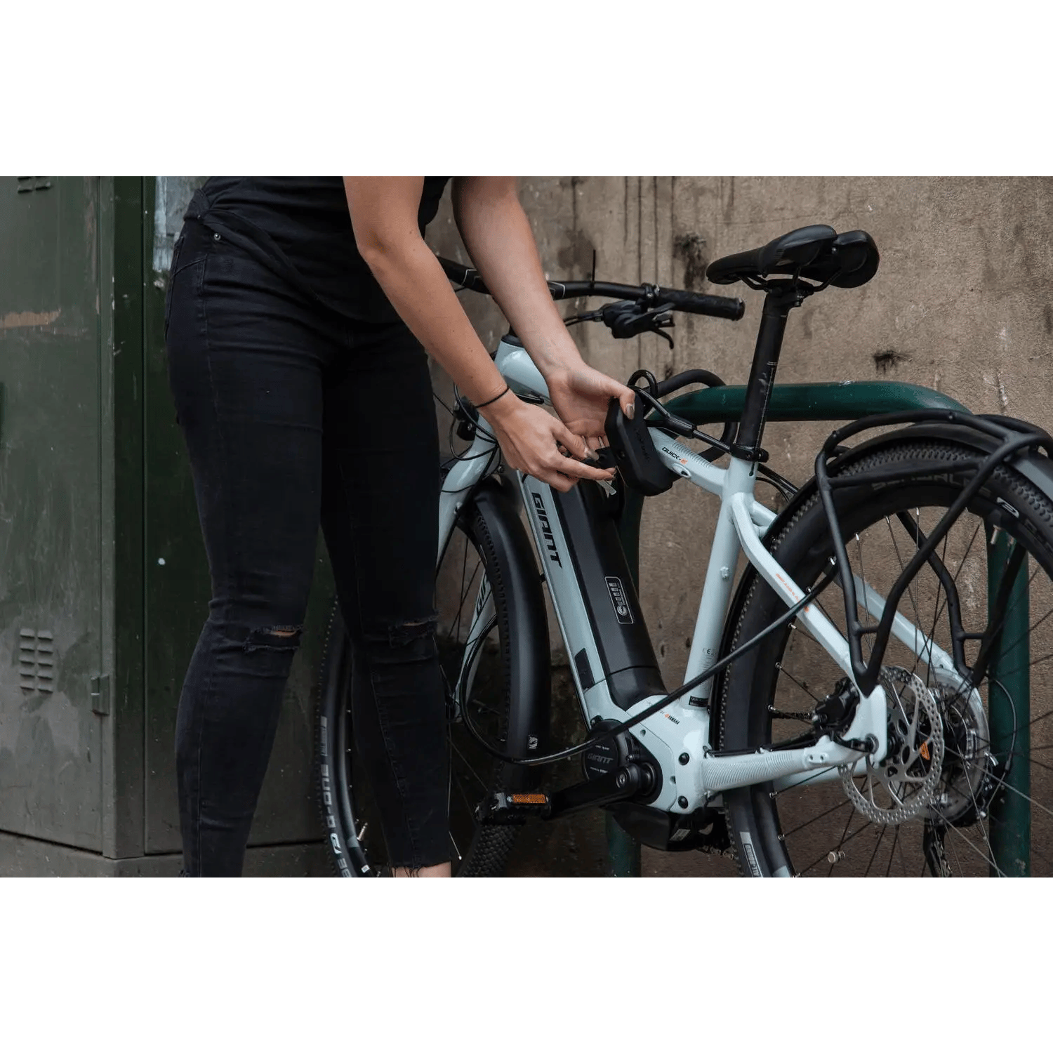 DXP Tragbaresbügelschloss + 2m Kabel